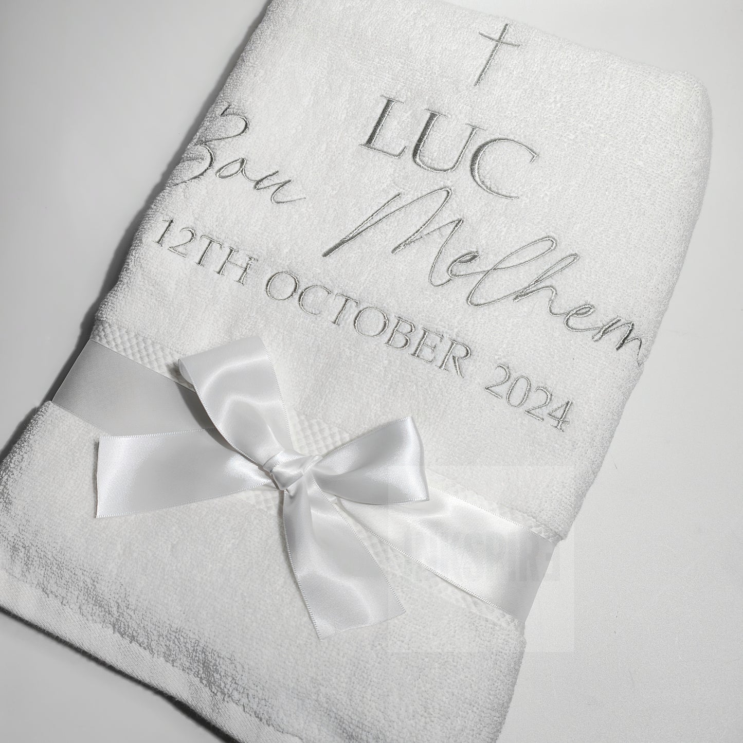 Embroidered bath towel