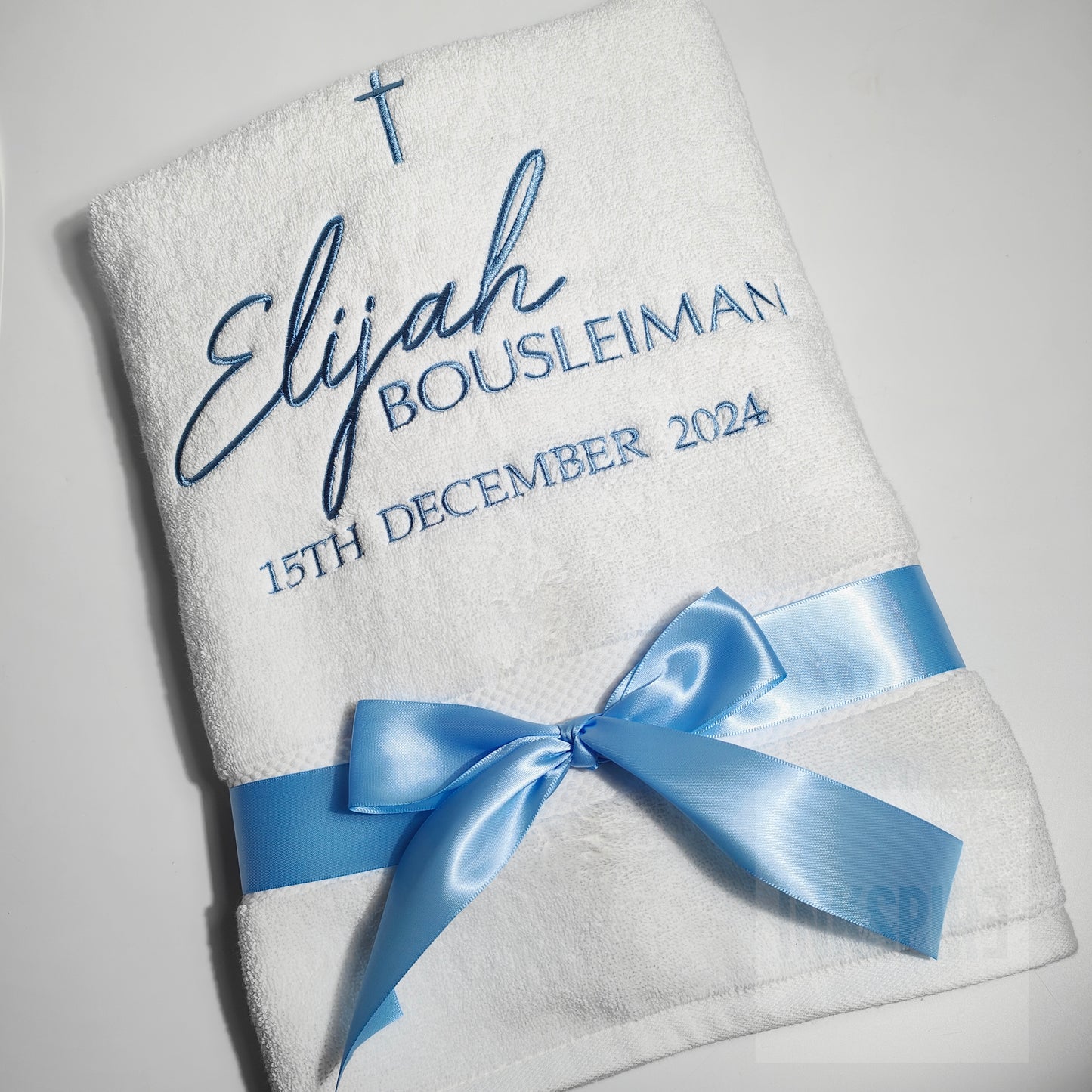 Embroidered bath towel